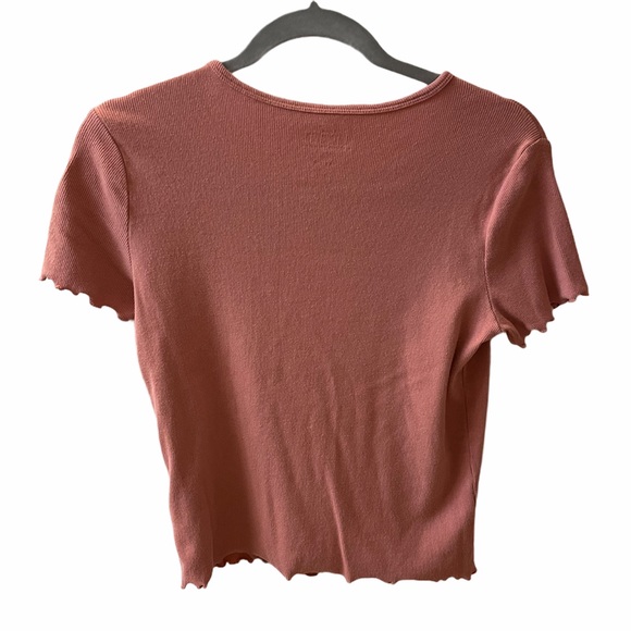 Hollister must have daisy pink baby tee ruffle hem - Picture 2 of 4